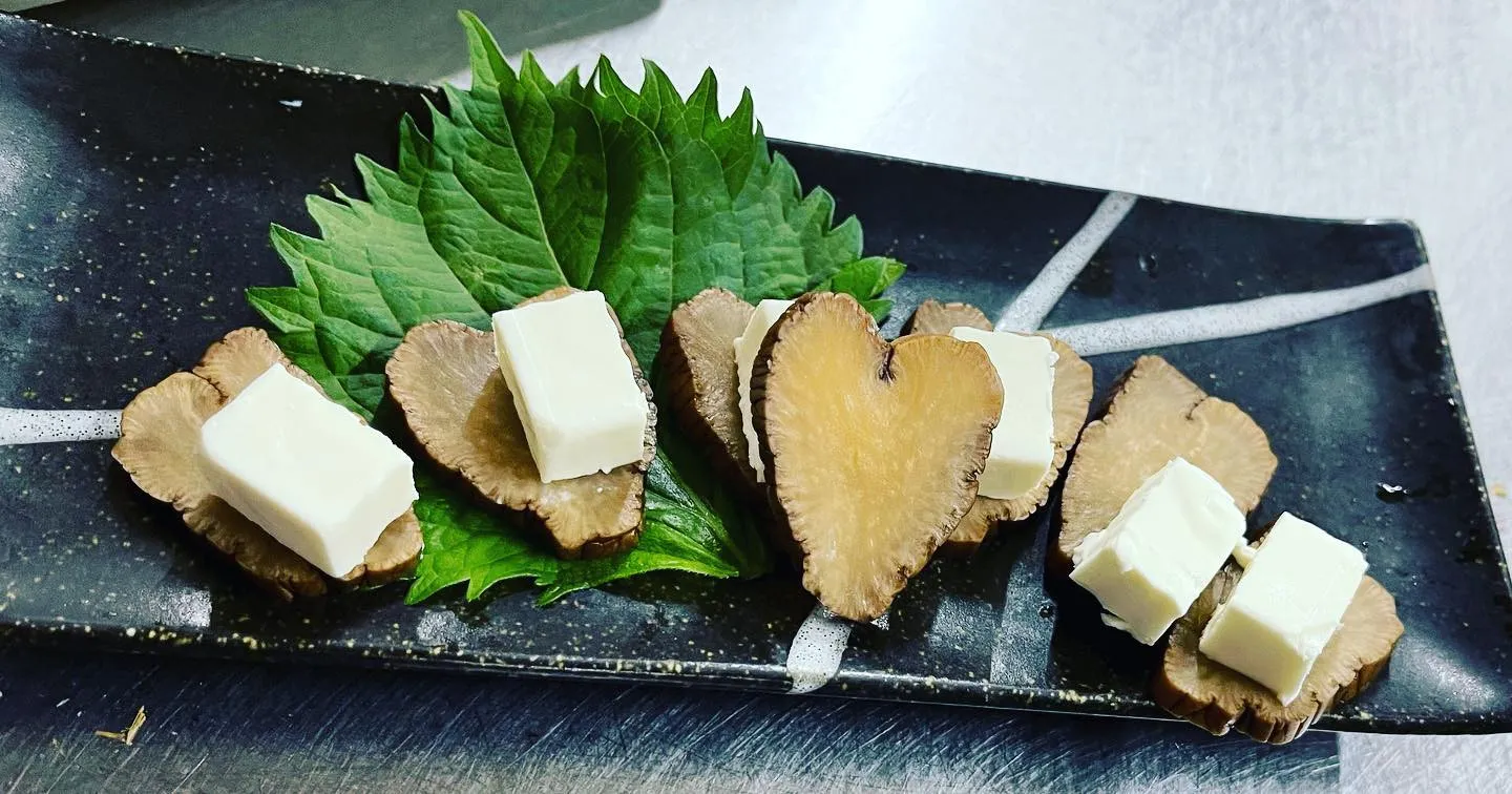 今日イチ可愛かった『いぶりがっこクリームチーズ添え』思わず写...